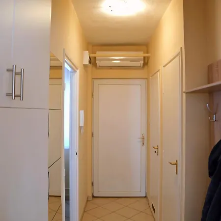 Apartament Pipacs *
