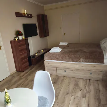 Apartament Pipacs Makó